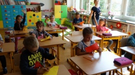 Programowanie od pierwszej klasy podstawówki - Pierwszaki ze Społecznej Szkoły Podstawowej nr 11 w Białymstoku uczą się programowania. Ale też gotują, grają w szachy i biorą udział w zajęciach interaktywnych w galeriach, teatrach i muzeach.