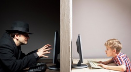 Jak nauczyć dziecko korzystać bezpiecznie z Internetu? - Internet stał się nieodłączną częścią naszego życia. Dla dzieci Internet to miejsce zabawy, zdobywania wiedzy, a także nawiązywania i utrzymywania kontaktów z rówieśnikami. Jak sprawić, by było to dla nich także miejsce bezpieczne?