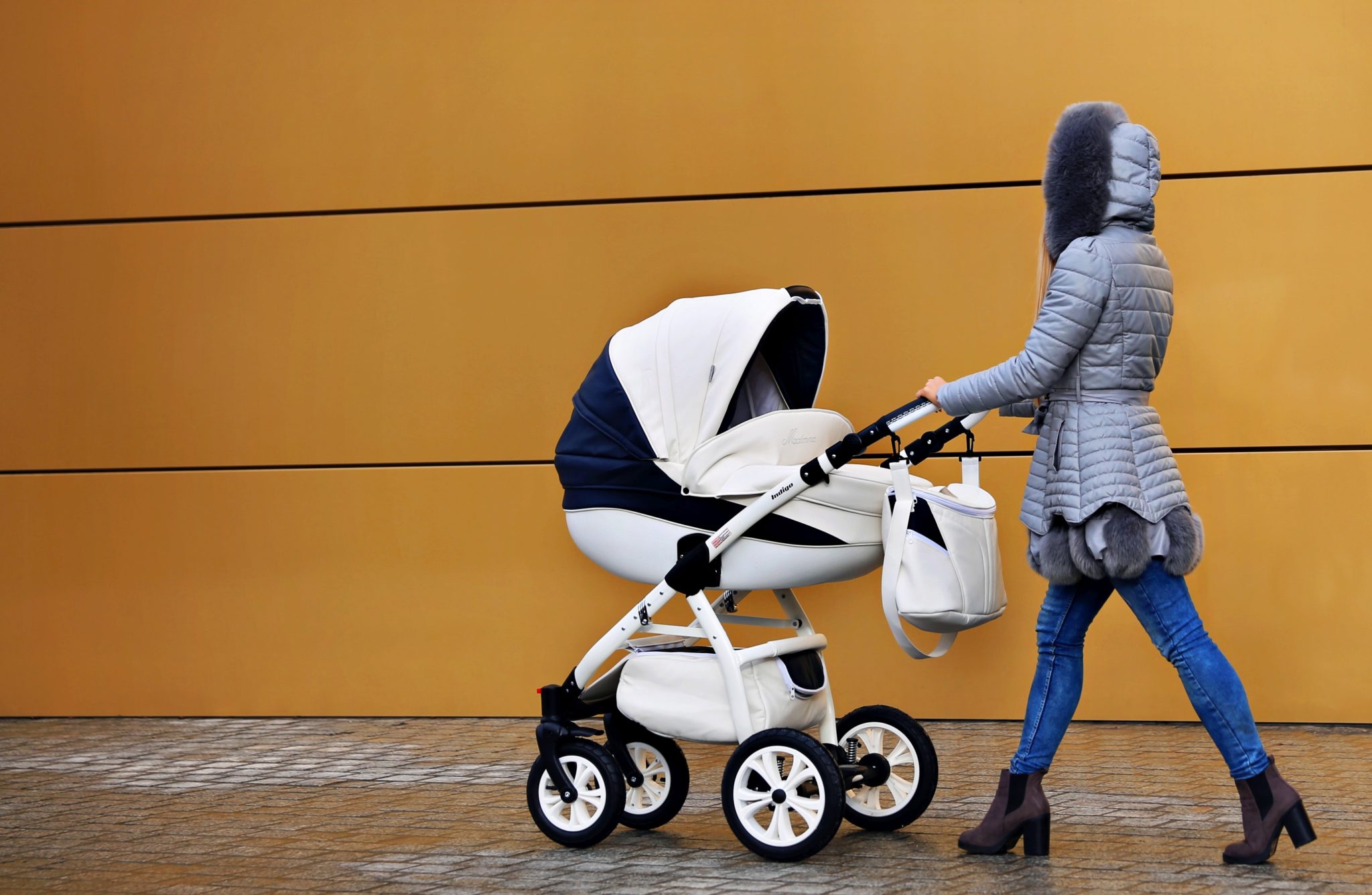 Mama wie lepiej: niebezpieczne potrząsanie dzieckiem – nie wolno tego robić, szczególnie w wózku!