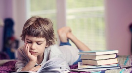Yes I can! 4 alternatywne sposoby nauki języka dla dzieci - Zanim dzieci trafią do szkolnej ławy, nie istnieje dla nich różnica między nauką i zabawą. Wykorzystując naturalne mechanizmy motywujące do poznawania nowych rzeczy, można sprawić, że z łatwością będą przyswajać języki obce. Podpowiadamy, jak to zrobić.