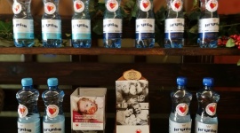 Woda w zamian za datek na rzecz hospicjum - Podczas panujących od kilku dni afrykańskich upałów Hotel Podlasie & Restauracja Lipcowy Ogród w Białymstoku wyszedł z niecodzienną inicjatywą.