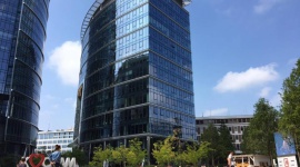 Kino dla dzieci na placu Europejskim: „Wilk w owczej skórze” - Już w sobotę, 26 sierpnia, o godz. 11:00 rozpocznie się kolejna edycja bajkowych poranków na placu Europejskim. Organizator wydarzenia, firma Ghelamco Poland, zaprasza najmłodszych mieszkańców Warszawy na seans rosyjskiej animacji „Wilk w owczej skórze”.