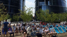 Kino dla dzieci na placu Europejskim: „Ostatni smok świata” - Już w najbliższy sobotni poranek przestrzeń u stóp Warsaw Spire zamieni się w plenerowe kino dla dzieci. O godzinie 11:00 na placu Europejskim rozpocznie się pokaz pierwszej pełnometrażowej ukraińskiej animacji 3D pt. „Ostatni smok świata”.