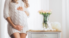 Dieta w ciąży: obalamy mity - Zakaz picia kawy, jedzenia słodyczy i przekąsek, konieczność rezygnacji z diety wegetariańskiej oraz „jedzenia za dwoje” to tylko niektóre z popularnych mitów na temat diety w ciąży