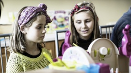Słodkie licytacje na rzecz domów dziecka z pięciu polskich miast - Akcja charytatywna firmy Simba Toys Polska