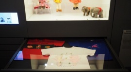 Kur-de Balans! Endo w Muzeum Narodowym. - Koszulki Endo znalazły się w zaszczytnym gronie 600 najlepszych, polskich przedmiotów użytkowych z ostatniego stulecia. Tę wyjątkową kolekcję możemy oglądać od 15. grudnia w Galerii Wzornictwa Polskiego.