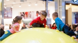 Wiosenne atrakcje w Porcie Łódź Junior - Wielkimi krokami zbliża się wiosna. Port Łódź postanowił zatem zorganizować dla najmłodszych mnóstwo ciekawych zabaw w wiosennym klimacie. Będzie kolorowo i radośnie! Wszystkie atrakcje są bezpłatne.