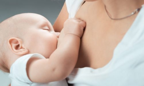 Problemy podczas karmienia piersią – dowiedz się, jak sobie z nimi radzić
