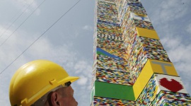 BICIE REKORDU W BUDOWANIU NAJWYŻSZEJ WIEŻY Z KLOCKÓW LEGO! - W parku rozrywki LEGOLAND w Billund w Danii trwa właśnie bicie rekordu świata w budowaniu najwyższej wieży z klocków LEGO®!