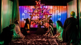 Warszawa Singera - dla dzieci i rodzin - Festiwal Kultury Żydowskiej Warszawa Singera jak co roku zaprasza dzieci i rodziców na różnorodne zajęcia, zabawy i warsztaty. Dzięki uczestnictwu w nich dzieci mogą poznać elementy kultury żydowskiej, która jest ważnym filarem dziedzictwa kulturowego Warszawy i Polski.