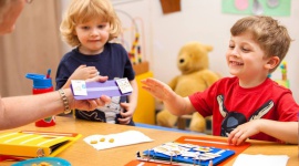 Kontynuuj naukę z metody PECS – weź udział w szkoleniu dla zaawansowanych - Autyzm to jedno z najpoważniejszych zaburzeń rozwojowych, które wpływa na umiejętność codziennej komunikacji. Zaawansowane sposoby pracy z PECS zostaną przedstawione na dwudniowym szkoleniu, które odbędzie się 8-9 czerwca w Poznaniu i 15-16 czerwca w Warszawie.