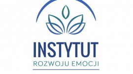 Jak pomóc dziecku w rozstaniu z rodzicami podczas wakacji - Dzieci wyjeżdżające na wakacje mogą doświadczyć różnego rodzaju lęków. Jednym z nich jest lęk separacyjny. Jakie są metody zminimalizowania negatywnych emocji u dziecka?