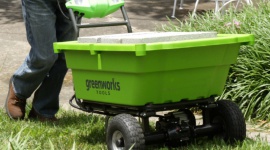 Akumulatorowi sprzymierzeńcy do robót domowych - Są takie prace, których nie lubi prawie nikt. Bo jak pokochać przenoszenie ciężkich kamieni w ogrodzie, czyszczenie grilla czy pompowanie wielkiego basenu? I jak na dodatek zrobić to ekologicznie?