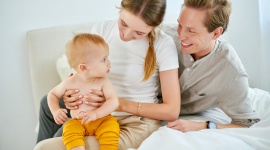 Szczęście dziecka jedną z najważniejszych wartości dla rodziców-Millenialsów - Jak pokazują wyniki najnowszego badania na temat szczęśliwego dzieciństwa, przeprowadzonego dla marki Bebiko 2 we współpracy z psychologiem dr Agnieszką Siedler, 93% opiekunów deklaruje, że nie ma dla nich nic ważniejszego niż szczęście dziecka.