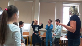 Wszechnica uczy kreatywności. Nietypowe zajęcia w białostockiej podstawówce - Nauka poprzez kreatywne warsztaty, a także integracja dzieci z różnych klas i nauczycieli poprzez współpracę – takie są cele Wszechnicy, praktycznych zajęć, realizowanych w Społecznej Szkole Podstawowej nr 11 w Białymstoku.