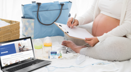 Rodzisz podczas pandemii? Spakuj się z głową! - Poród w czasie pandemii to nie lada wyzwanie. W zaistniałych okolicznościach przyszłe mamy nie na wszystko mają wpływ, jednak jedna sprawa wciąż pozostaje pod ich kontrolą: przygotowanie rzeczy do szpitala. A zatem zróbmy w tej kwestii wszystko, aby nic nie mogło nas zaskoczyć.