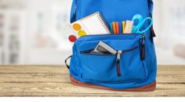 Magnolia Park rozdaje wyprawki szkolne - Dzięki nowej akcji Magnolia Park wielu uczniów pójdzie do szkoły z nowymi plecakami albo zamieni karty podarunkowe na przybory i książki. Wystarczy tylko zrobić zakupy i poprawnie oszacować wagę pełnego tornistra. Akcja „Witaj szkoło” organizowana jest w dniach 29 i 30 sierpnia.