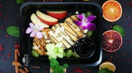 Zdrowe odżywianie dzieci i młodzieży - W przeciągu ostatnich 10 lat na świecie podwoiła się liczba otyłych przedszkolaków, a dzieci w wieku 10 - 12 lat to obecnie największa grupa zmagająca się z nadwagą. Dietetyk podpowiada z czego powinien składać się prawidłowy, codzienny jadłospis dzieci i młodzieży.